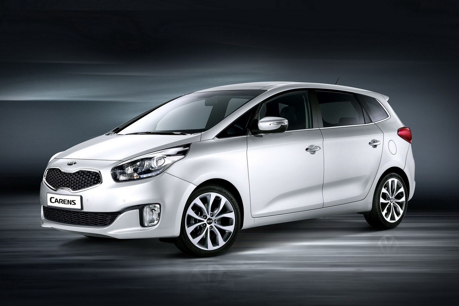 2013-Kia-Carens-MPV-3[2].jpg
