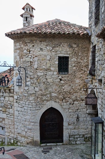 [Eze-24%255B9%255D.jpg]