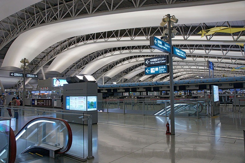  فقط في اليابان مطار وسط المياه Kansai-int-airport-3%25255B2%25255D
