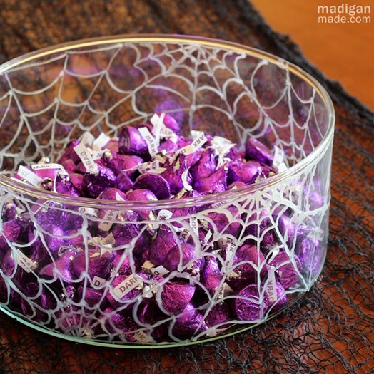 [glass-vase-painted-with-spiderwebs-h.jpg]