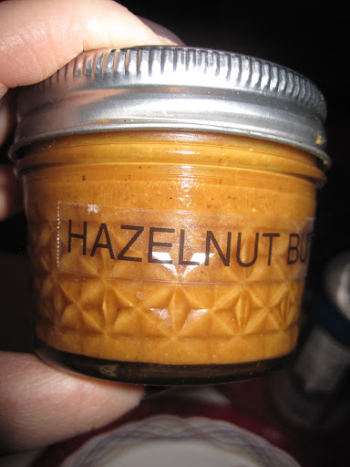 Creamy and smooth-perhaps a little too oily. Creamy and smooth-perhaps a little too oily.