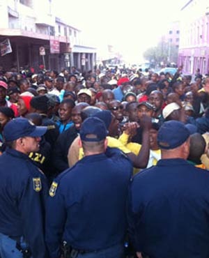 [ANTI%2520ANC%2520VIOLENCE%2520BY%2520BLACKS%2520AT%2520LUTHULI%2520HOUSE%2520JHB%2520AUG302011%255B5%255D.jpg]