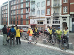 Amnesty International - Start der 15. Radtour f.d. Menschenrechte
vor dem Michel in der Hamburger
Innenstadt.