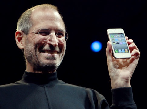 [Steve-Jobs-and-White-iPhone-4%255B2%255D.jpg]