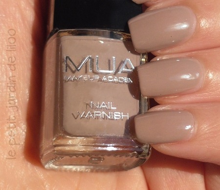 04-mua-cosmetics-nail-polish-shade-19-review-swatch-nude