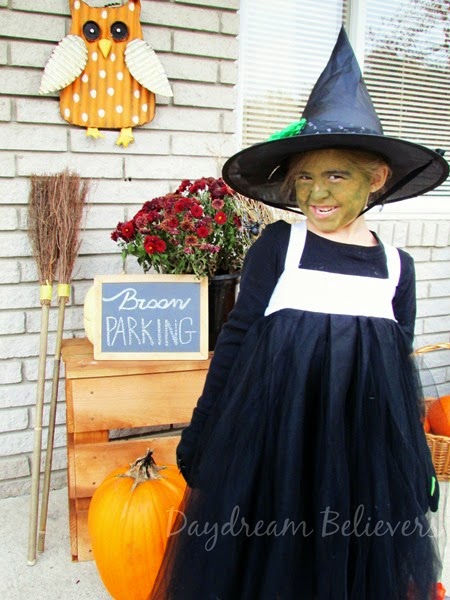 Halloween Recap on daydreambelieversdesigns.com - Handmade DIY Wicked Witch Costume #halloween