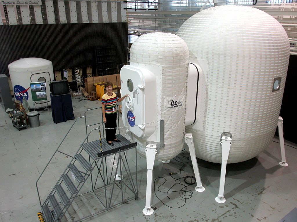 [Space_Inflatables_09%255B2%255D.jpg]