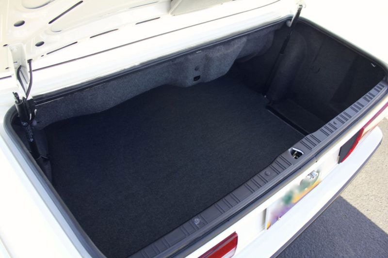 [1993-BMW-325i-Convertible-11%255B3%255D.jpg]