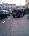 "Je vais faire les courses aux Cygnes et je parque mon gros SUV sur la piste cyclable »… Photo: dani