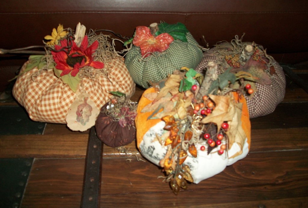 [Fall%2520decorations%2520early%2520010%255B5%255D.jpg]