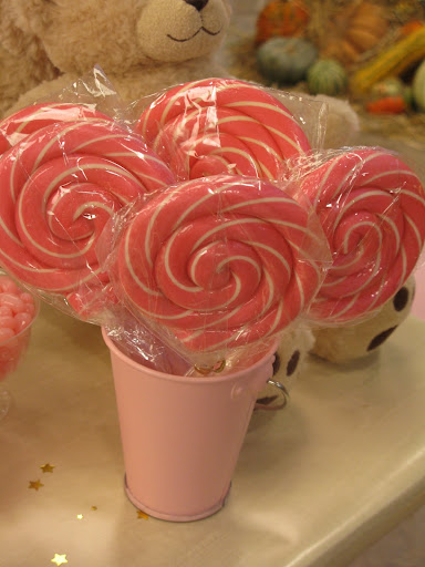 Lollies ($2.50 each from www.hammondscandy.com).