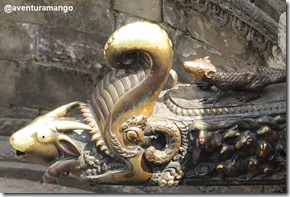 Detalhe de uma fonte Detalhe de uma fonte