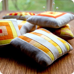 diy mini patchwork pincushions diy mini patchwork pincushions