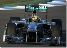Hamilton con la Mercedes nei test di Jerez 2013