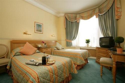 [Cheap%2520Hotels%2520In%2520Kensington%2520Olympia%2520Set%2520To%2520Make%2520Budget%2520Trip%2520Cheap%2520Yet%2520Memorable%2520-%2520PJ%255B7%255D.jpg]