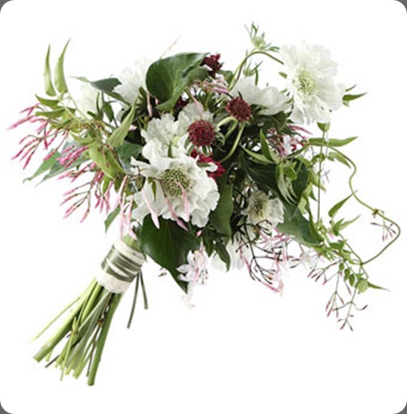 wedding-dress-bouquet-pairing-ideas-008 ariel dearie