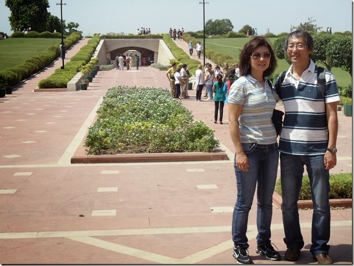 DSC00768-New Delhi - Raj Ghat - memorial Gandhi