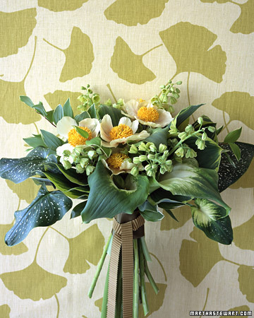 Emerald leaves catch a turquoise shine in the light. (http://www.marthastewartweddings.com/)