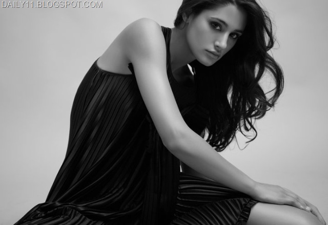 [nargis%2520fakhri%2520rockstar%255B12%255D.jpg]