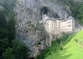 The neighbour of the TK-021.