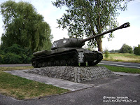 Stare Łysogórki -rosyjski czołg-pomnik IS-2