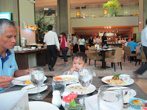 พู่กันฉลองวันเกิดยาย ตา