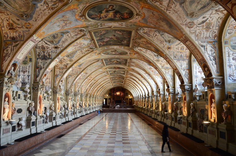 [Munich44%2520palace%255B3%255D.jpg]