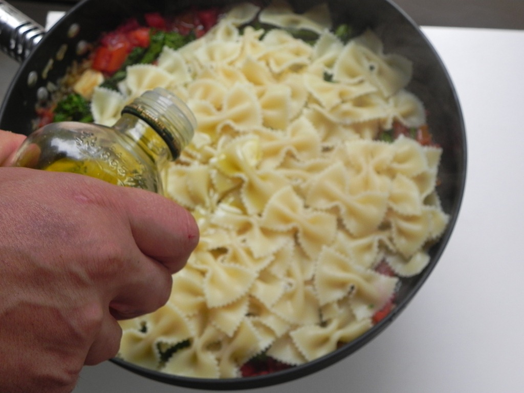 [DSCN8523%255B5%255D.jpg&description=Farfalle con Broccoli Rapini ed Asiago-Farfalle with Broccoli Rabe and Asiago Cheese')]