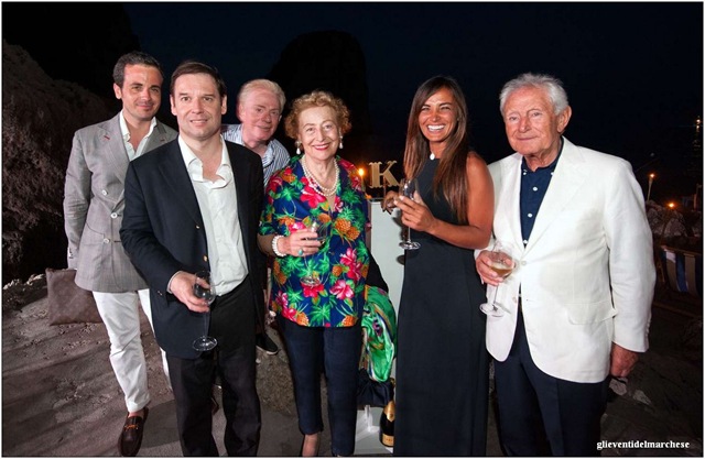 [krug0730_phBluePassion%255B4%255D.jpg]