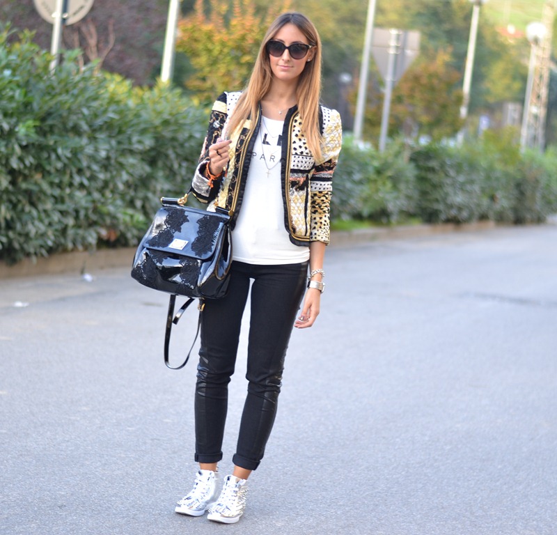 DSC_0540 Rinascimento, Céline t-shirt, Céline tee, Céline, Miss Sicily Bag, Miss Sicily, Valentino Sunglasses, Studded Sneakers, C&A Studded Sneakers, H&M, H&M trousers, Cruciani, Cruciani Bracelets, Braccialetti Cruciani, Braccialetti Cruciani di Halloween, fashion blogger, italian fashion bloggers, fashion blog
