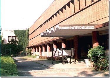 4. Miranda House, New Delhi 4. Miranda House, New Delhi