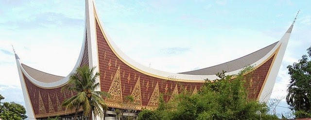 [799pxWest_Sumatra_Grand_Mosque_Devel.jpg]