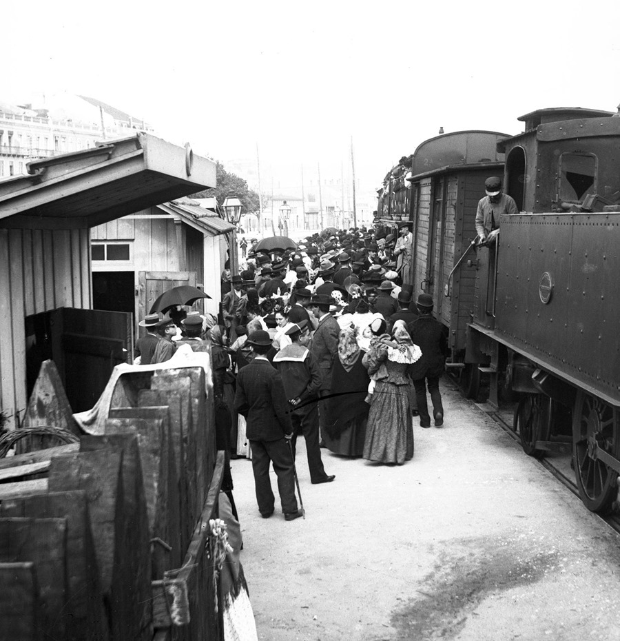 [Combioi-a-vapor-na-Linha-de-Cascais5.jpg]