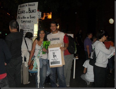 Unos amigos en la reunión del 15O