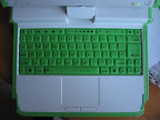 kleine Kindertastatur, großes Touchpad