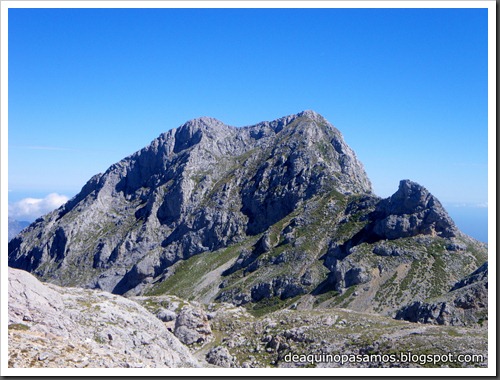 Jito Escarandi - Jierru 2424m - Lechugales 2444m - Grajal de Arriba y de Abajo (Picos de Europa) 0110