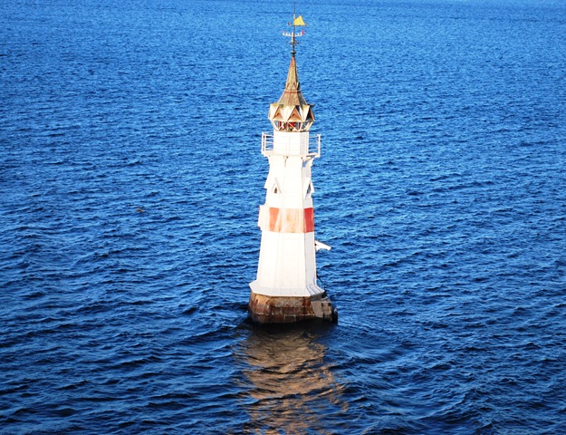 [2011-11-26%2520kavringen%2520lighthouse%2520Oslo%255B3%255D.jpg]