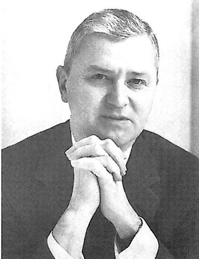 Edward Wormley began designing furniture for Dunbar at the age of 23! He brought a fresh outlook and passion for detail to the company, which has stuck ever since. Edward Wormley began designing furniture for Dunbar at the age of 23! He brought a fresh outlook and passion for detail to the company, which has stuck ever since.