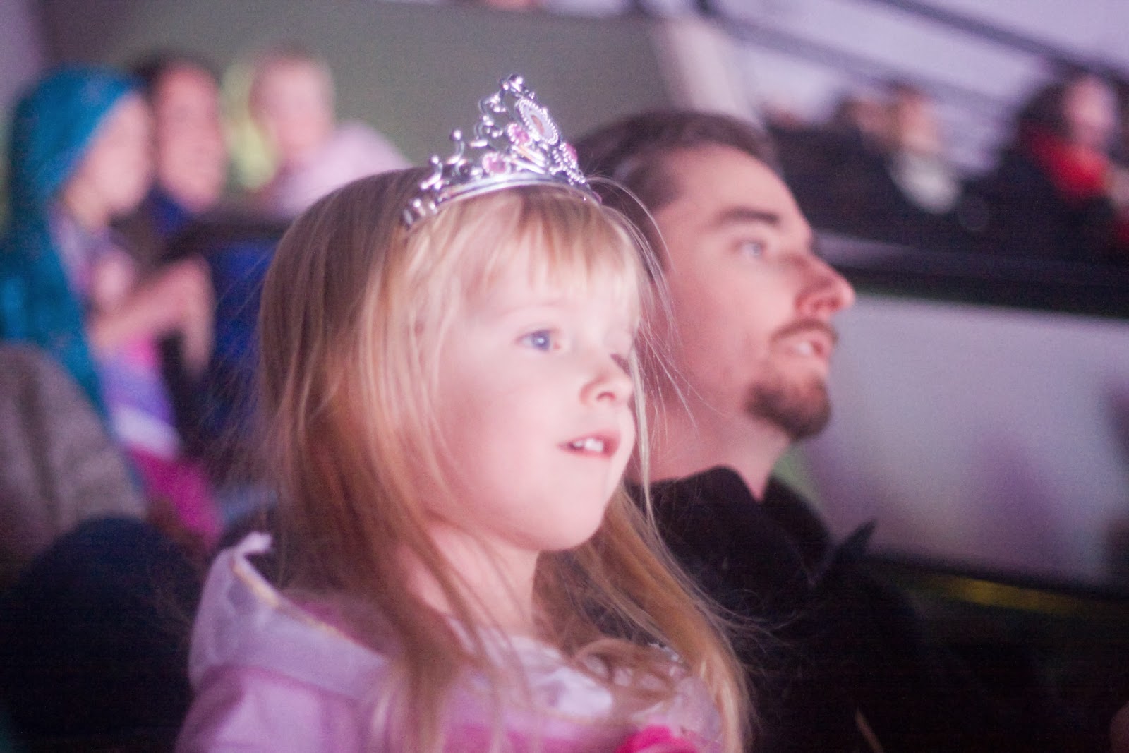 [12.7.13%2520disney%2520on%2520ice%2520lily%255B4%255D.jpg]