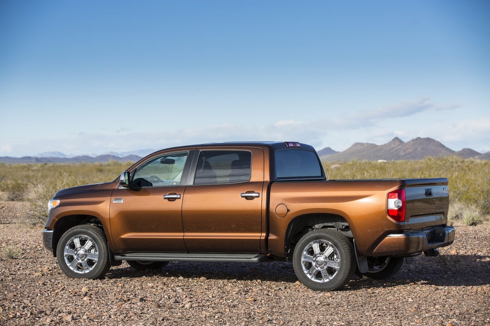 2014-Toyota-Tundra-5[2].jpg