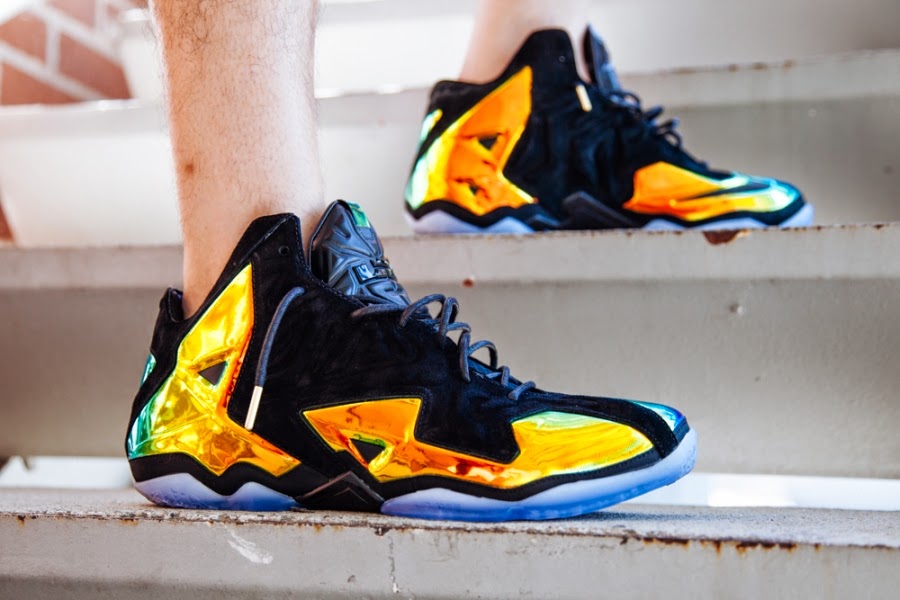 lebron crown shoes
