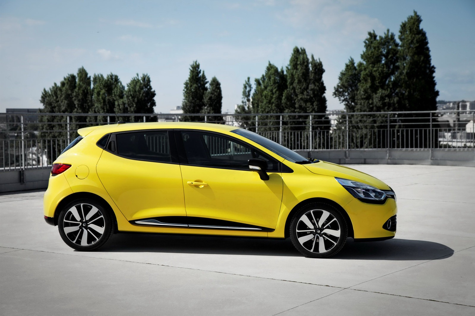 [2013-Renault-Clio-Mk4-33%255B2%255D.jpg]