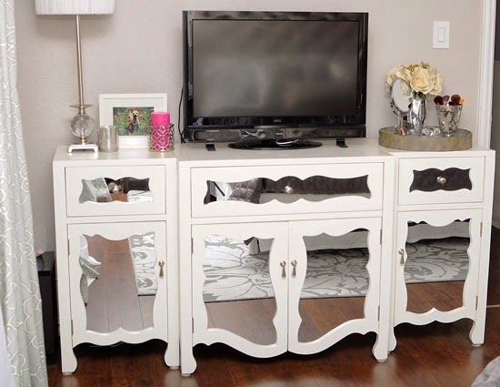 Budget master bedroom makeover via MonicaWantsIt.com #diy #home Budget master bedroom makeover via MonicaWantsIt.com #diy #home