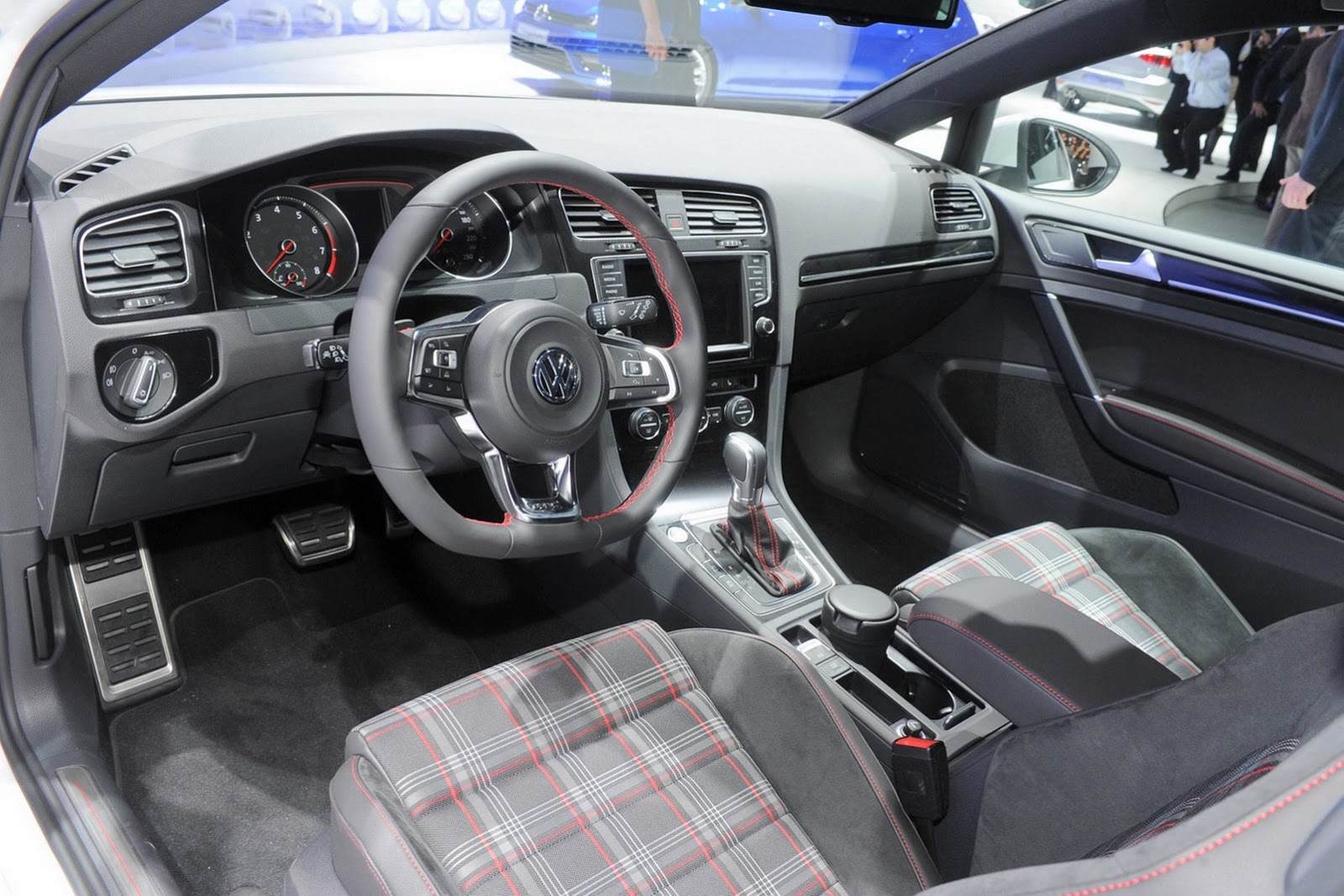 [2013-VW-Golf-4%255B2%255D.jpg]