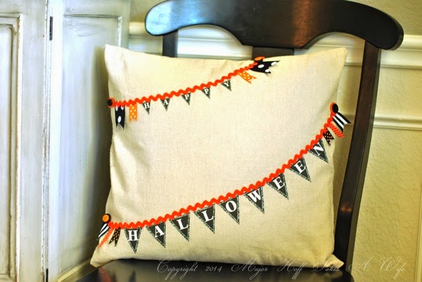 no sew happy halloween pillow.jpg No sew happy halloween pillow