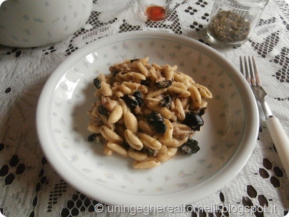 pasta primo cavatelli melanzane aubergines rana pescatrice coda rospo monkfish olive olives capperi polvere capers powder pasta primo cavatelli melanzane aubergines rana pescatrice coda rospo monkfish olive olives capperi polvere capers powder