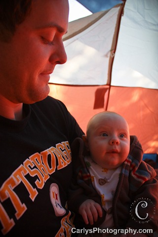 [baby%2527s%2520first%2520camping%2520trip-16.jpg]