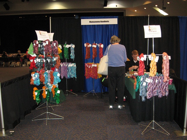 [20111203ARFiberArtsEx662.jpg]