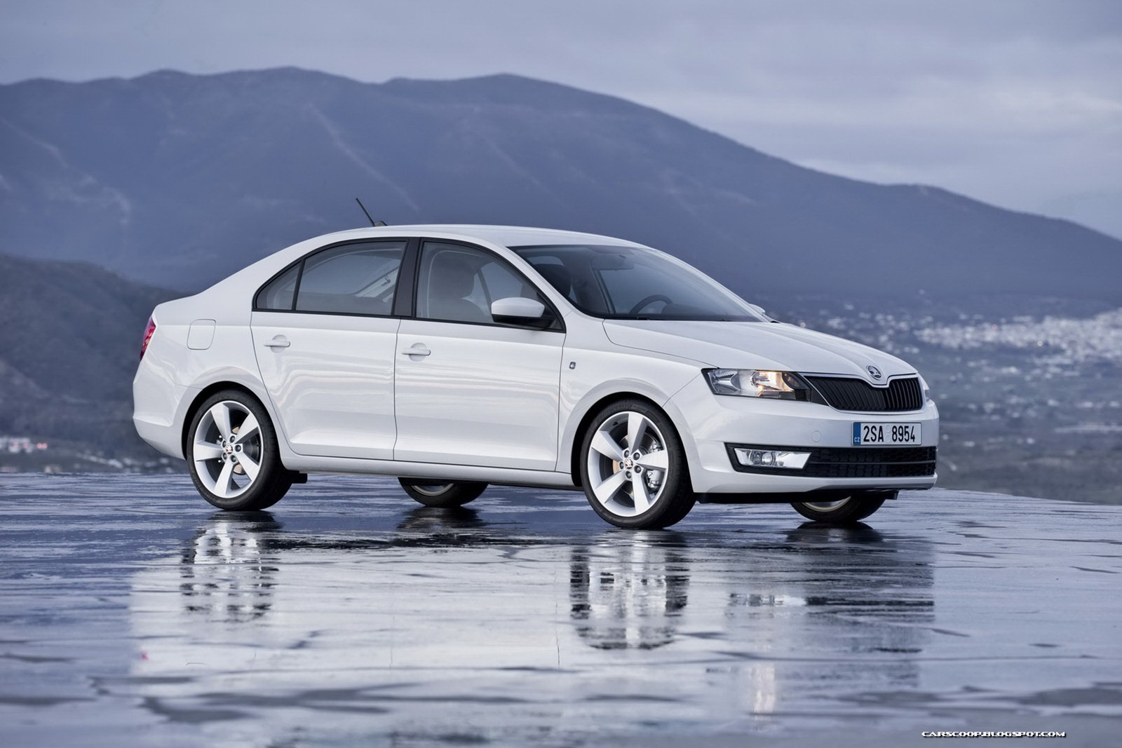 [2013-Skoda-Rapid-56%255B2%255D.jpg]