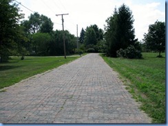 4134 Indiana - btwn Kimmell & Ligonier, IN - Lincoln Highway (Old 33) - beside Lincoln Highway (US-33) - brick section of Lincoln Highway